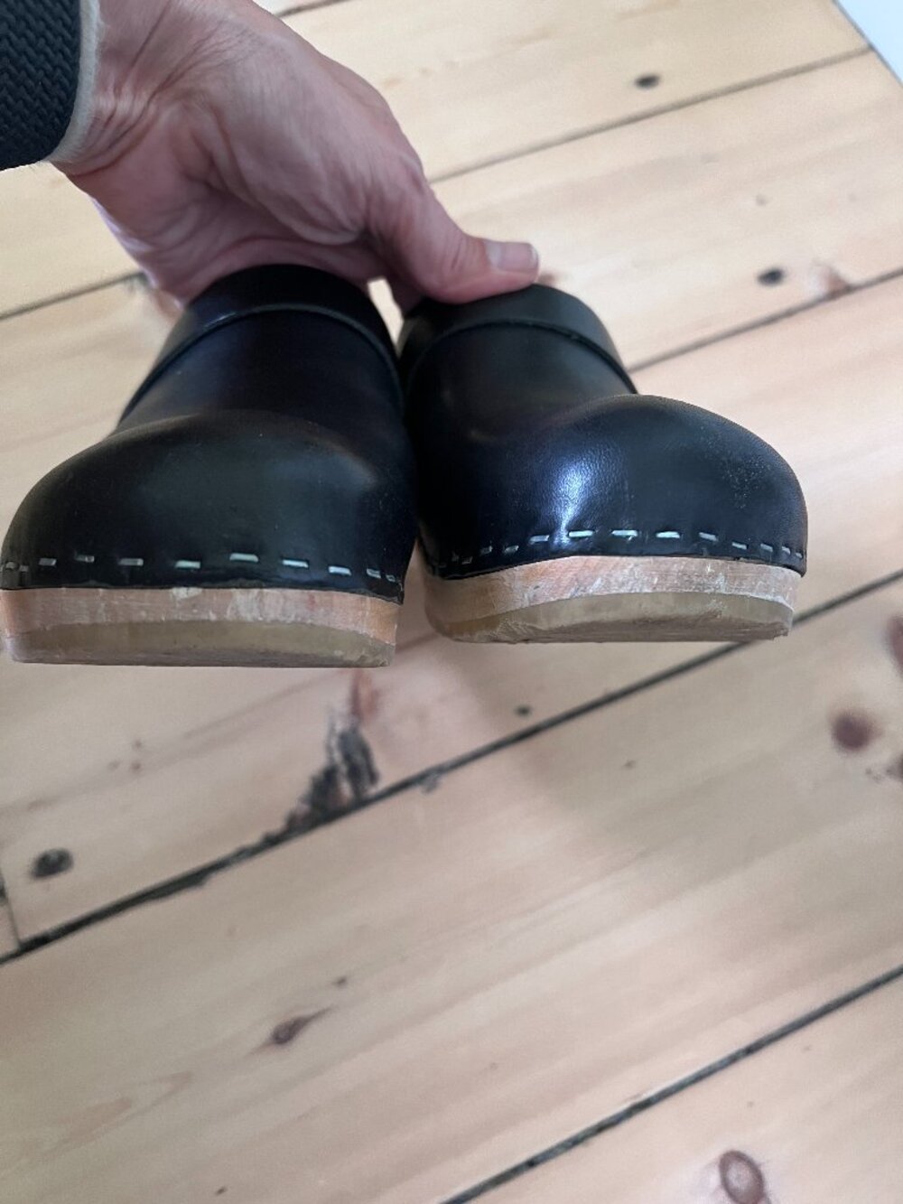 Swedish Hasbeens Black Leather Clogs - Picture 8 of 11